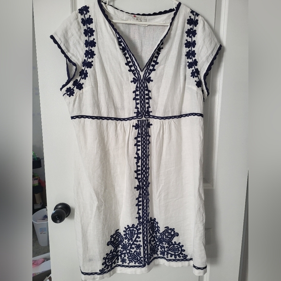 Boden Dresses & Skirts - Boden Lien Embroidered White and Blue Dress